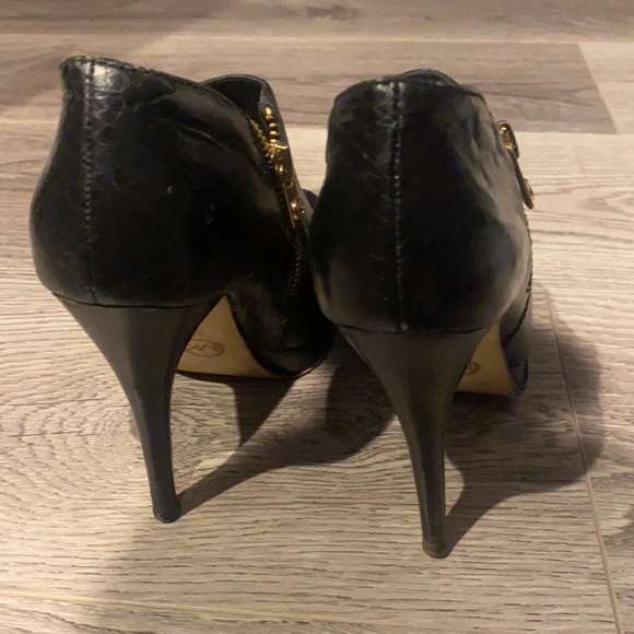 Michael kors booties - Picture 2 of 6